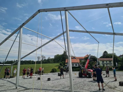 Foto des Albums: Zeltaufbau