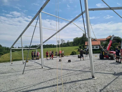 Foto des Albums: Zeltaufbau