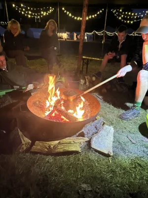 Mitarbeiterrunde mit Popcorn 
