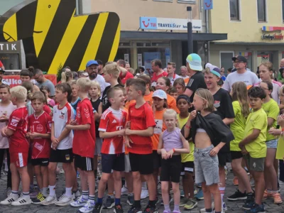 Foto des Albums: Kleine Füße, riesiger Einsatz