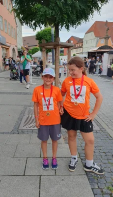 Foto des Albums: Kleine Füße, riesiger Einsatz
