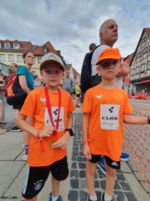 Foto des Albums: Kleine Füße, riesiger Einsatz