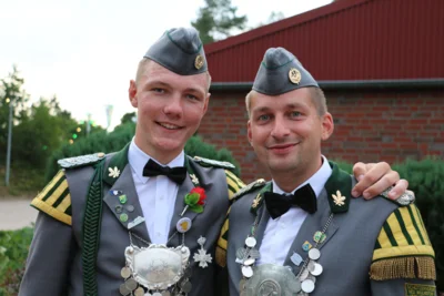 Bester Spielmann Marcel Goede (re) mit seinem Adjutanten Pascal Pohl  (Bild vergr&ouml;&szlig;ern)