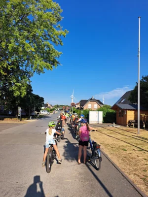 Foto des Albums: Ausflug der Klasse 3H zur Steprather Mühle und zum Waldspielplatz Walbeck