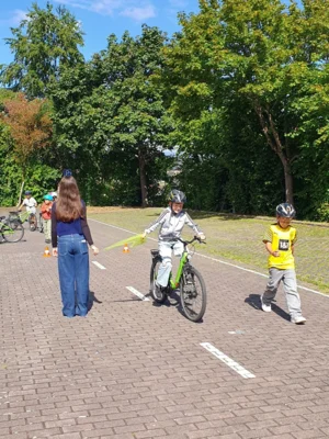 Foto des Albums: Auf zwei Rädern sicher ans Ziel