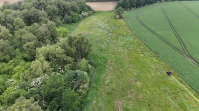 Kitzretter mit Quad am 18  Juni bei Depenau 