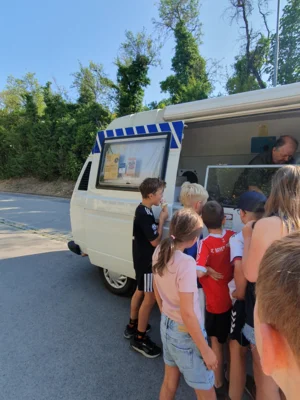 Foto des Albums: Kühle Überraschung an einem heißen Schultag