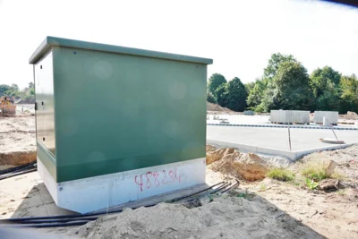 Ortsnetzstaion am Wendehammer - die ist gr&ouml;&szlig;er 