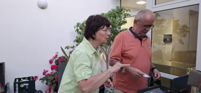 Und er wird unterst&uuml;tzt vom Ehepaar Heckel. 