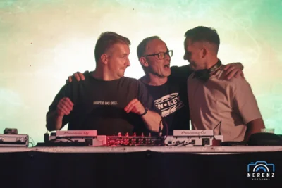 Refresh & Djings  (Bild vergr&ouml;&szlig;ern)