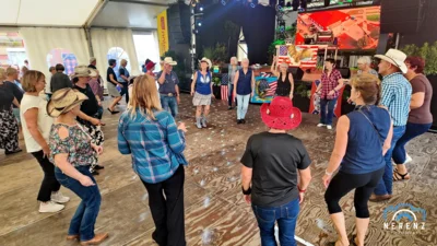 Country & Line-Dance mit DJ Goldi  (Bild vergr&ouml;&szlig;ern)