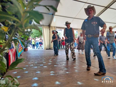 Country & Line-Dance mit DJ Goldi  (Bild vergr&ouml;&szlig;ern)