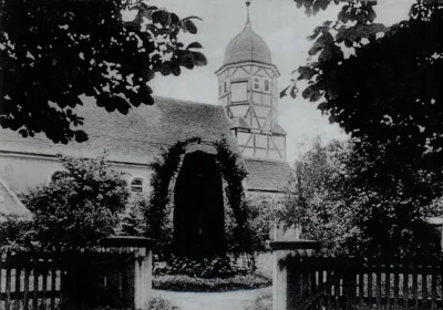 Kriegerdenkmal vor der Kirche, 1920 
