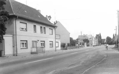 Karl- Marx Str  4, heute Sparkasse,1990 