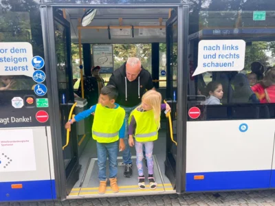 Vorm Aussteigen m&uuml;ssen wir schauen 