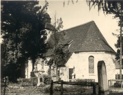 August- Bebel Str , Kirche mit Friedhof 