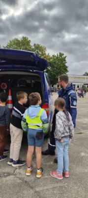Foto des Albums: THW besucht Grundschule Wellenkamp am bundesweiten Warntag