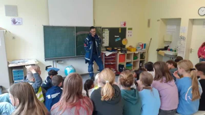 Foto des Albums: THW besucht Grundschule Wellenkamp am bundesweiten Warntag