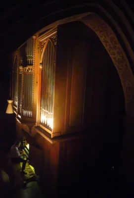 Foto des Albums: Der gebürtige Dortmunder, jetzt in Berlin lebende Dr. Florian Wilkes spielt ein großartiges Orgelkonzert in der Stadtkirche, welches die Zuhörer begeistert