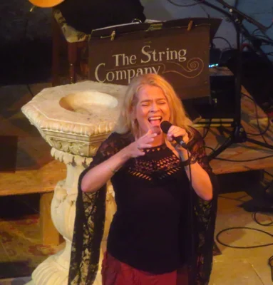 Foto des Albums: The String Company aus Erfurt spielte internationale Vielfalt in die Herzen der Zuhörer zum diesjährigen 5. Sommerkonzert in der Reinharzer Kirche