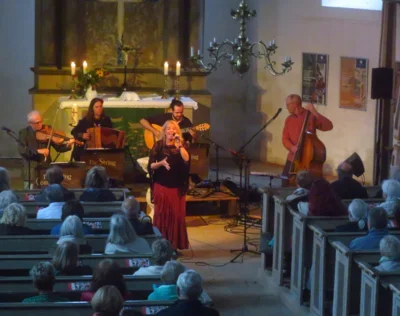 Foto des Albums: The String Company aus Erfurt spielte internationale Vielfalt in die Herzen der Zuhörer zum diesjährigen 5. Sommerkonzert in der Reinharzer Kirche