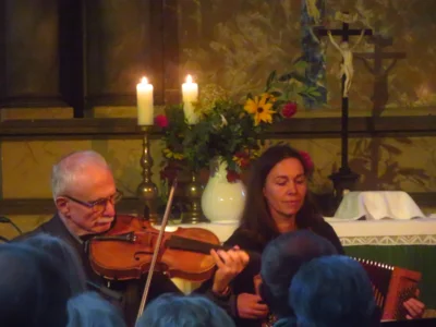 Foto des Albums: The String Company aus Erfurt spielte internationale Vielfalt in die Herzen der Zuhörer zum diesjährigen 5. Sommerkonzert in der Reinharzer Kirche