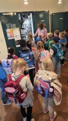 Foto des Albums: Bibliotheksbesuch der Klasse 1a