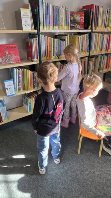 Foto des Albums: Bibliotheksbesuch der Klasse 1a