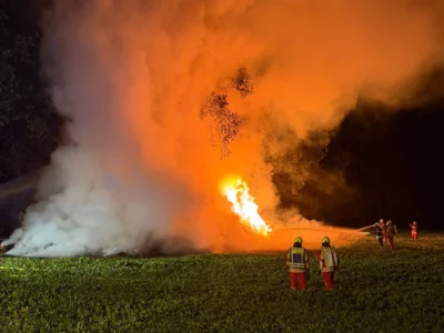 Foto des Albums: Einsatz 2026/24 Feuer Strohmiete