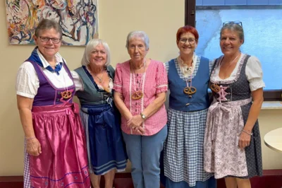 Oktoberfest                                       32 