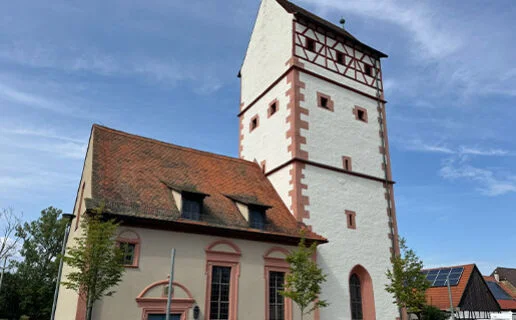 Kirche R&ouml;mershofen seitlich