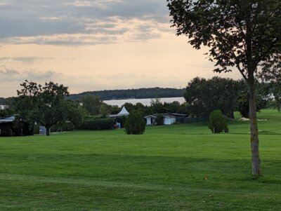 Blick auf den Cospudener See vom Golfplatz aus