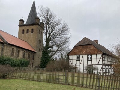 Pfarrhaus und St. Bartholomäus