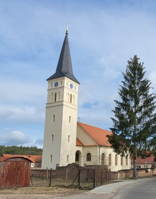 Herzlich willkommen zum Ostergottesdienst in der Dorfkirche Schäpe am o1.o4. um 9:3o Uhr.