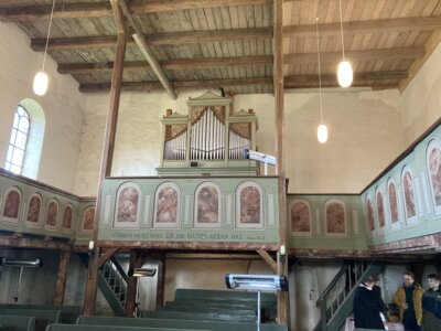 Blick zu Orgel und Emporen in St. Katharinen