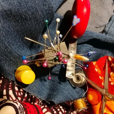 Veranstaltung: Stoffe, Nadel und Faden - Näh-Café im HdB So 16.​02.​2025