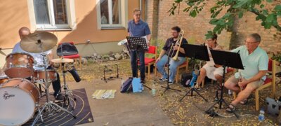 Credo-Fest - 1700 Jahre Nicäno-Konstantinopolitanum - mit Bläserchor und Barbecue in der Stadtpfarrkirche.