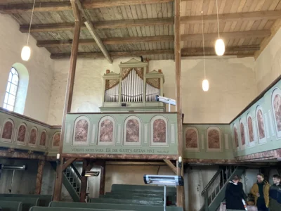 Orgelempore der Altenröder Kirche