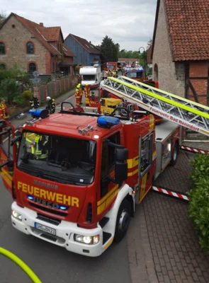 Gebäudebrand, Rauchentwicklung, unklare Lage