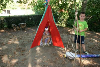 Die Kinder konnten sich im Indianerdorf zur&uuml;ckziehen und entspannen 