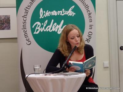 Foto des Albums: Lesung Literarischer Bilderbogen: Sarah Bosetti - Mein schönstes Ferienbegräbnis (23.09.2016)