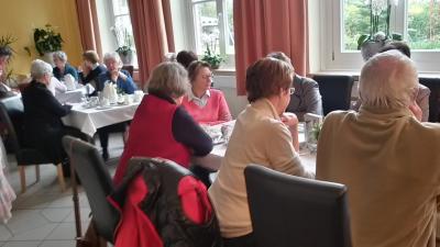 Foto des Albums: Frauenfrühstück mit Lesung