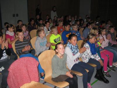 Foto des Albums: Theaterbesuch Kinderrechte (28.11.2016)