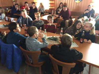 Foto des Albums: Weihnachtsfeier Jugend 2016