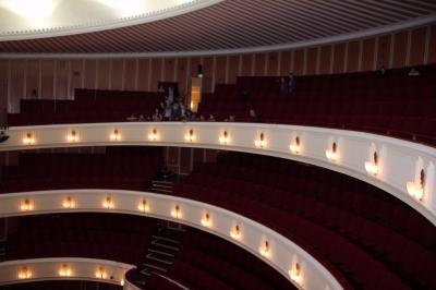 Foto des Albums: Die Klasse 4 He besucht die deutsche Oper (21.12.2016)