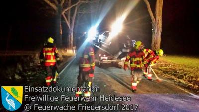 Vorschaubild: Einsatz 6/2017 | PKW gegen Baum | L39 OV Blossin - Friedersdorf 24.02.2017