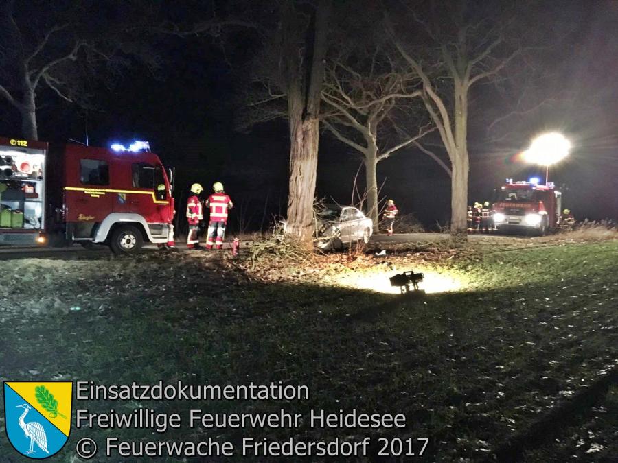 Bild: Einsatz 6/2017 | PKW gegen Baum | L39 OV Blossin - Friedersdorf 24.02.2017
