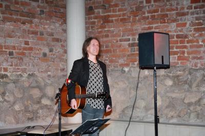 Foto des Albums: Liedermacher Tom Kirk stellte seine neue CD SCHWARZE KRÄHEN BLAUE STUNDEN vor