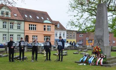 Musikalische Einstimmung durch Kreismusikschule 