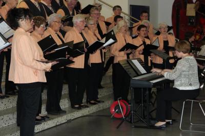 Foto des Albums: Chorkonzert zum 10-jährigen Chorjubiläum (22.05.2017)